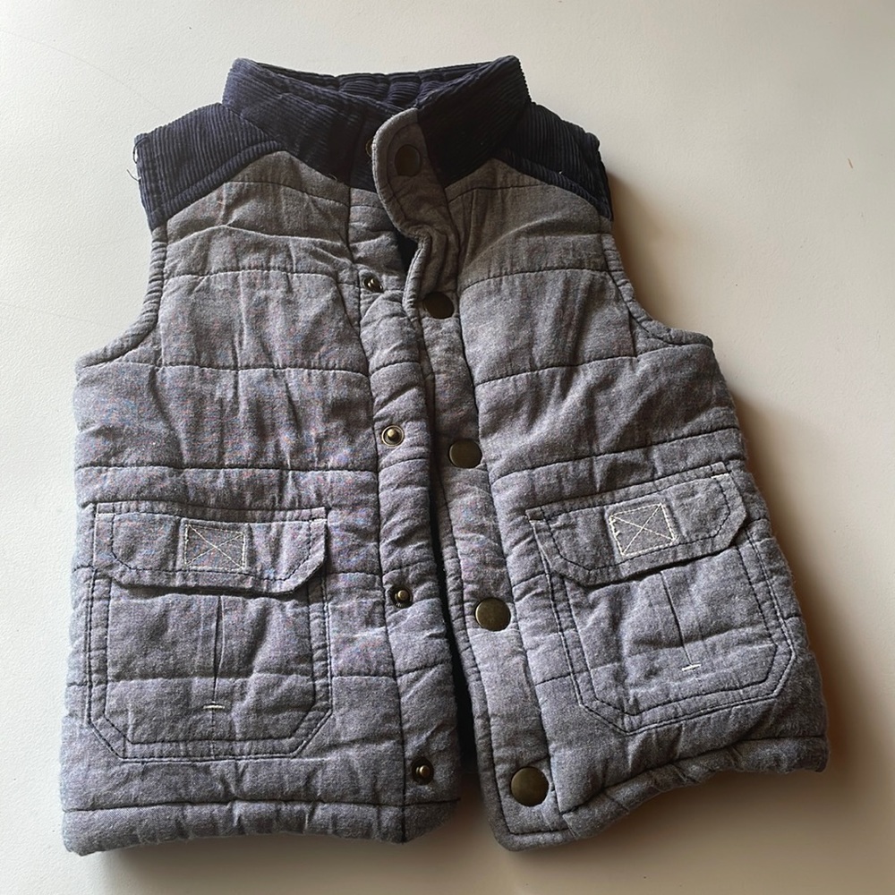 Genuine kids from OshKosh B’Gosh size 18 month vest, gray and navy blue